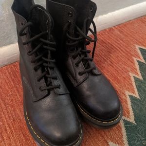 Dr. Martens 1460 Pascal boot - US 9, EU 41, UK 7